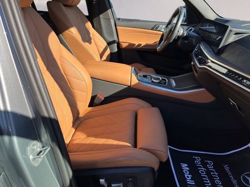 Used 2024 BMW X5 xDrive40i w/ Parking Assistance Package image 15