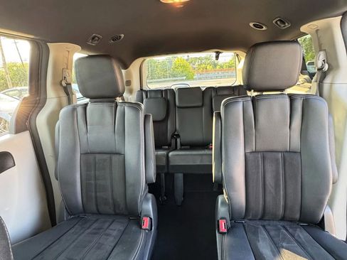 Used 2019 Dodge Grand Caravan SXT FWD image 20