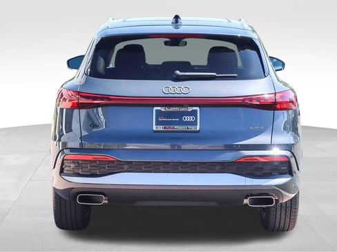Certified 2025 Audi Q5 Premium w/ Convenience Package AWD/4WD image 6