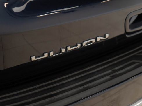 Used 2021 GMC Yukon Denali w/ Denali Premium Package image 14