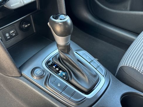 Used 2021 Hyundai Kona SEL w/ Cargo Package image 16