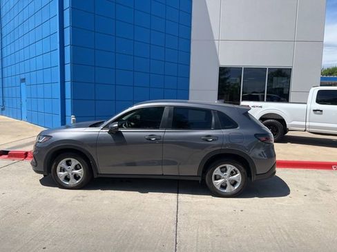 Used 2025 Honda HR-V LX image 11