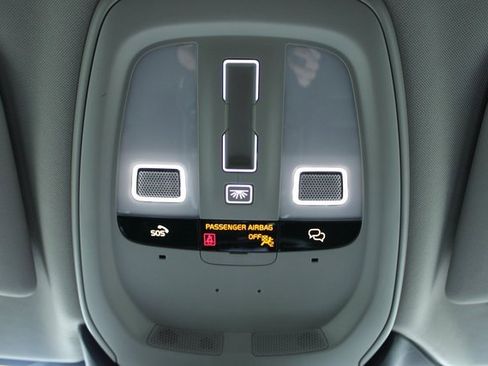 Used 2025 Volvo V60 B5 Cross Country Plus image 30