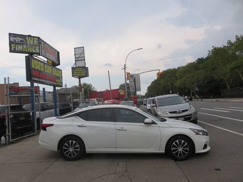 Used 2019 Nissan Altima 2.5 S FWD image 9
