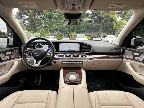 Used 2021 Mercedes-Benz GLE 450 4MATIC w/ AMG Line Exterior image 29