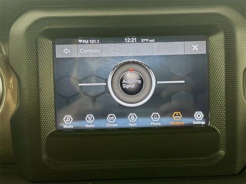 Used 2018 Jeep Wrangler Unlimited Sahara image 19