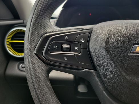 Certified 2024 Chevrolet Trax LT FWD image 26