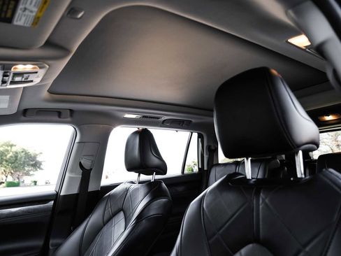 Used 2021 Toyota Highlander Platinum image 33