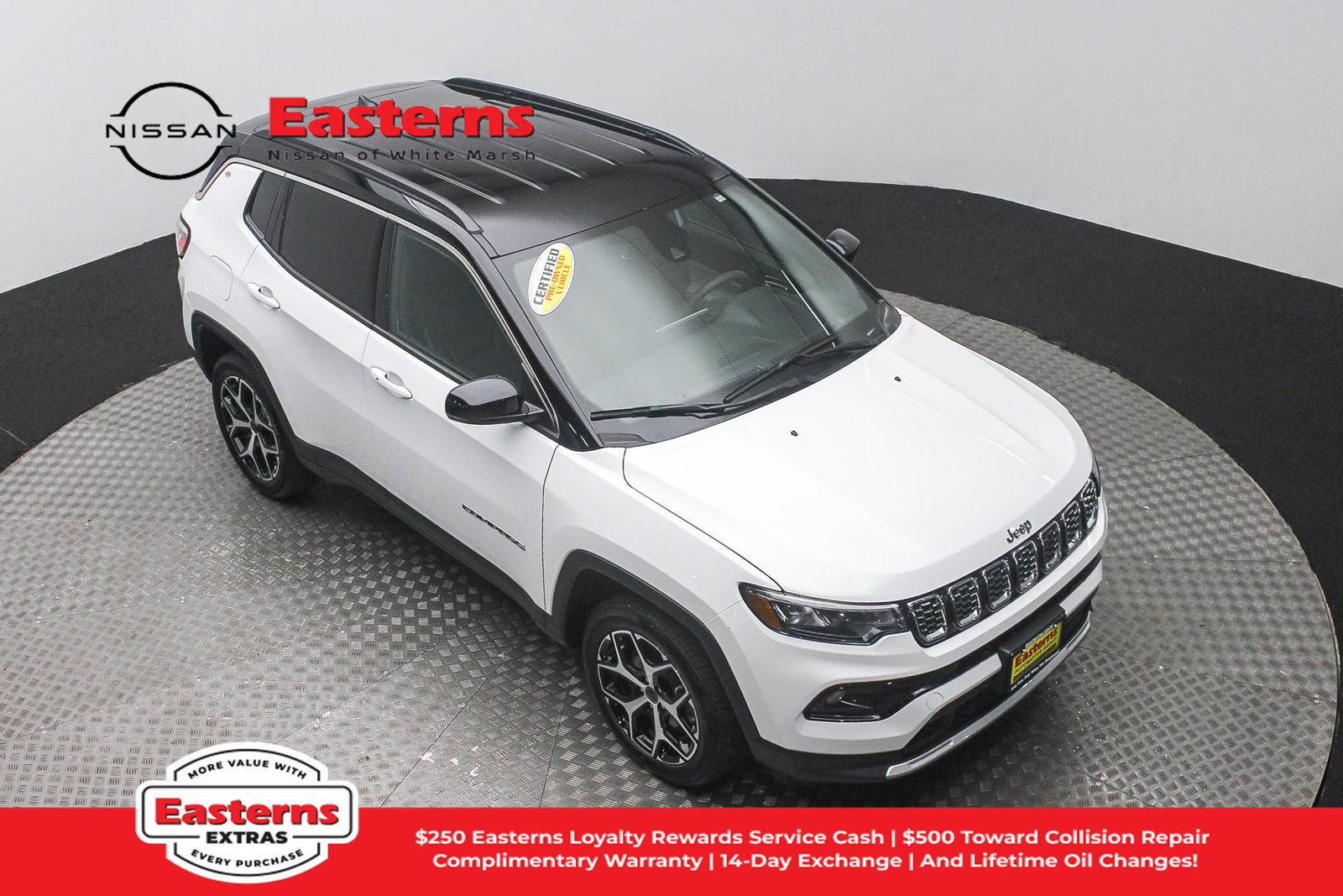 Used 2025 Jeep Compass Limited AWD/4WD image 3