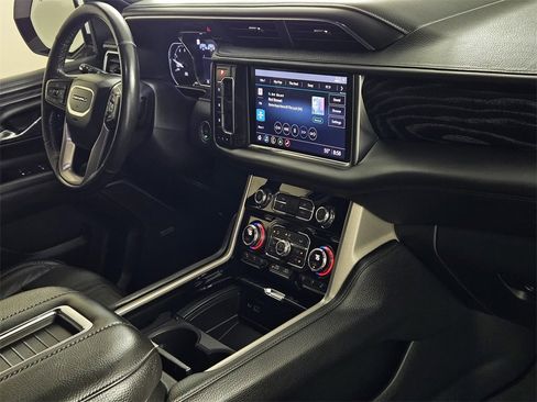 Used 2021 GMC Yukon Denali w/ Denali Premium Package image 33