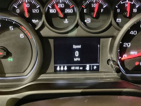 Used 2024 Chevrolet Silverado 2500 Custom w/ Custom Value Package image 12