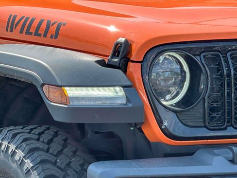 Used 2025 Jeep Wrangler Unlimited Sport AWD/4WD image 8