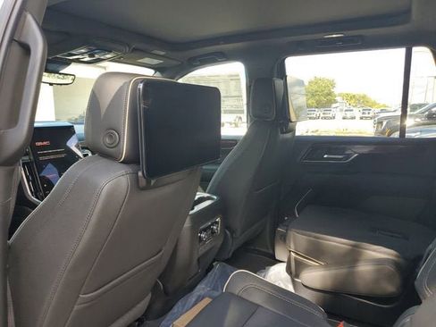 New 2026 GMC Yukon Elevation image 10