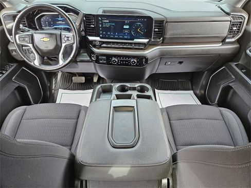 Used 2022 Chevrolet Silverado 1500 LT image 12