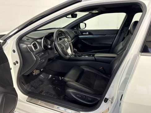 Used 2023 Nissan Maxima SR w/ Sport Mat Group image 5
