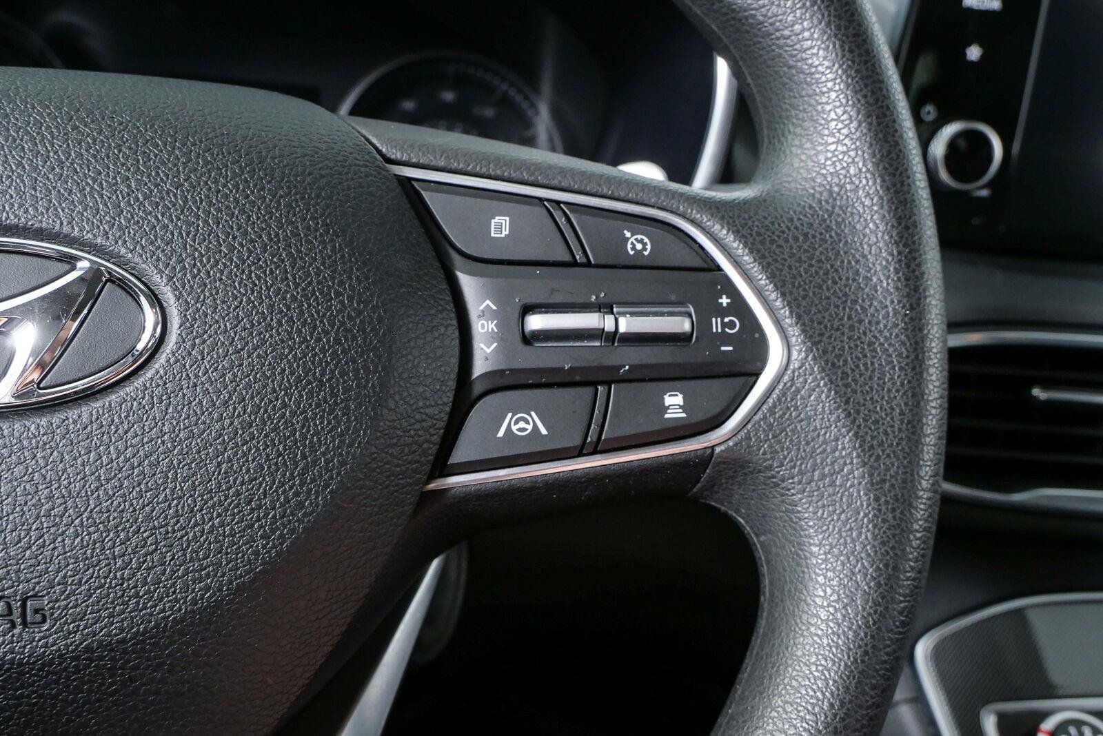 Used 2023 Hyundai Santa Fe SE FWD image 11