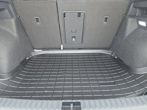 New 2026 Volkswagen Taos SE image 21