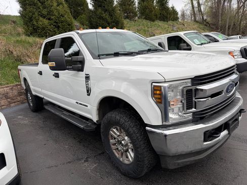 Used 2018 Ford F250 XL w/ Power Equipment Group image 2