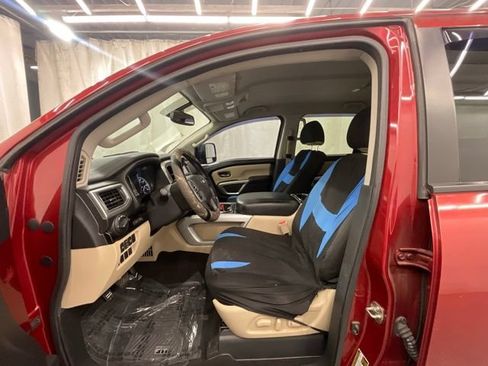 Used 2017 Nissan Titan SV AWD/4WD image 10