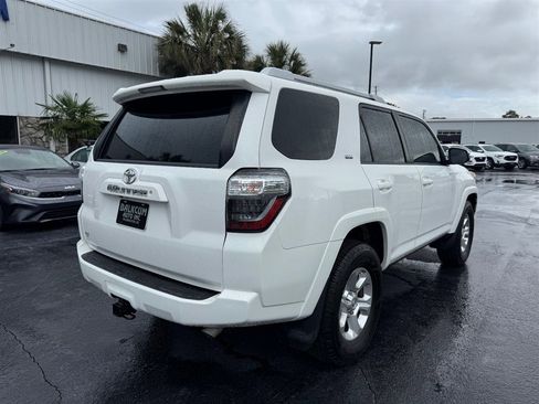 Used 2018 Toyota 4Runner SR5 RWD image 8