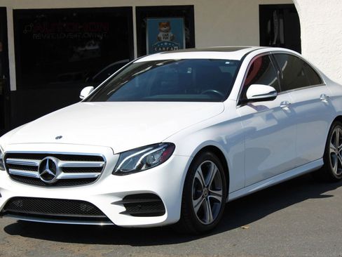 Used 2019 Mercedes-Benz E 300 image 1