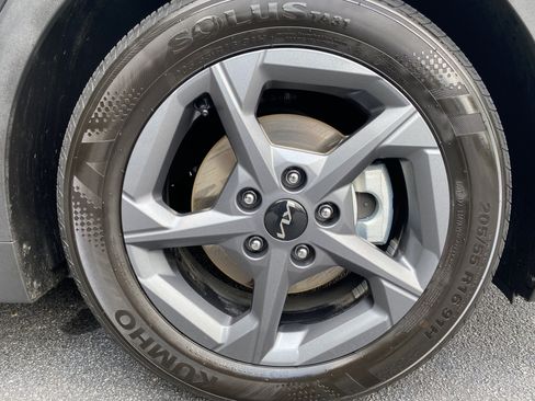 Used 2025 Kia K4 FWD image 12