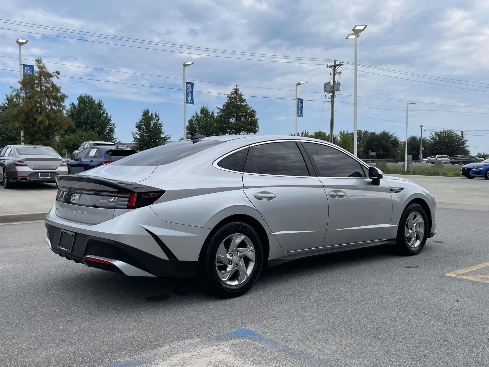 Used 2025 Hyundai Sonata SE FWD image 6