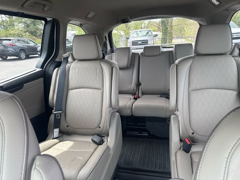 Used 2021 Honda Odyssey Elite image 2