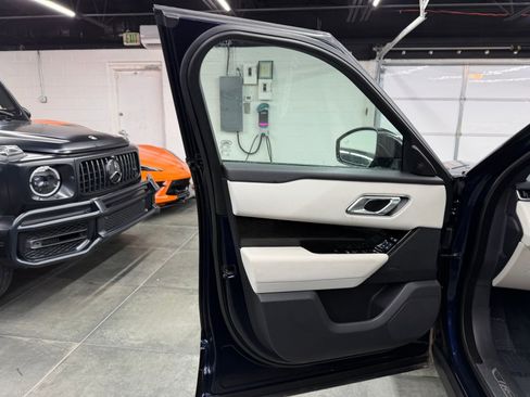 Used 2023 Land Rover Range Rover Velar R-Dynamic S image 19