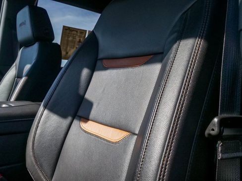 Used 2022 GMC Sierra 2500 AT4 image 21