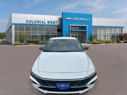 Used 2025 Hyundai Elantra Sport FWD image 17