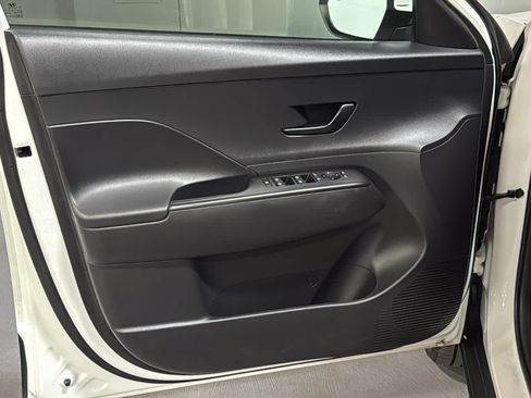 Used 2024 Hyundai Kona SEL AWD/4WD image 9