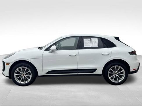 Used 2025 Porsche Macan AWD/4WD image 4