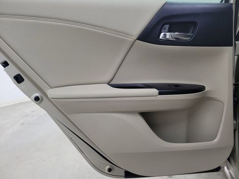 Used 2017 Honda Accord EX image 13