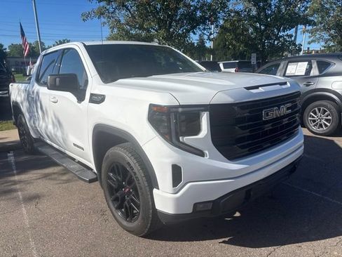 Used 2022 GMC Sierra 1500 Elevation w/ LPO, Elevation Black Package AWD/4WD image 3