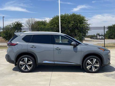Used 2023 Nissan Rogue SL w/ SL Premium Package FWD image 3