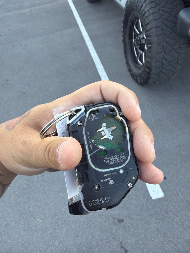 Used 2019 Jeep Wrangler Unlimited Sahara AWD/4WD image 7