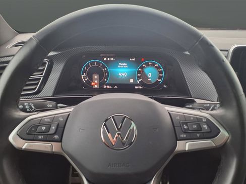 Used 2024 Volkswagen Atlas Cross Sport SEL Premium R-Line image 33