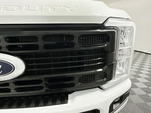 Used 2024 Ford F350 XLT image 6