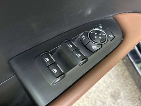 Used 2023 Lincoln Nautilus Reserve AWD/4WD image 16