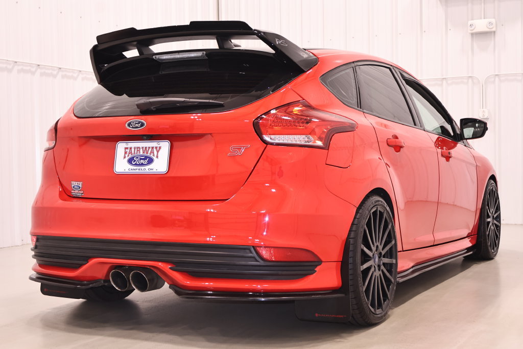 Used 2015 Ford Focus ST w/ Equipment Group 401A FWD image 6