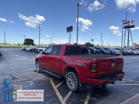 Used 2022 RAM 1500 Laramie AWD/4WD image 3