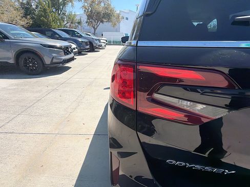 New 2026 Honda Odyssey EX-L image 12