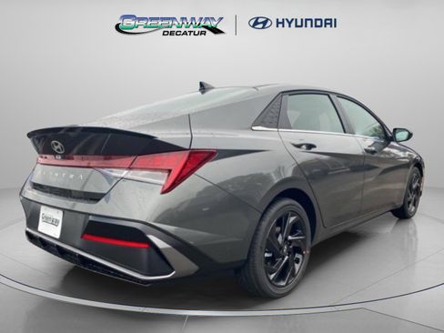 New 2026 Hyundai Elantra SEL Sport FWD image 10