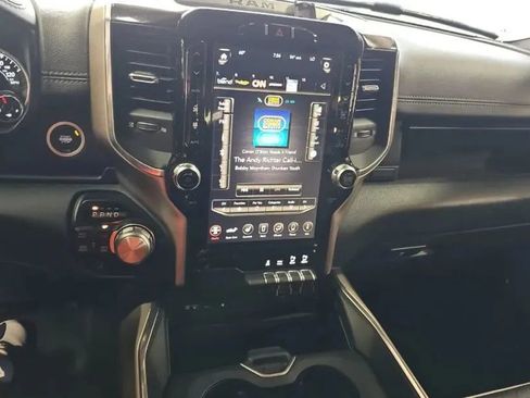 Used 2019 RAM 1500 Laramie AWD/4WD image 5