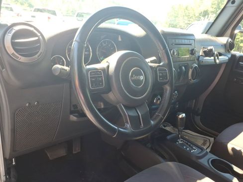 Used 2015 Jeep Wrangler Sport AWD/4WD image 10