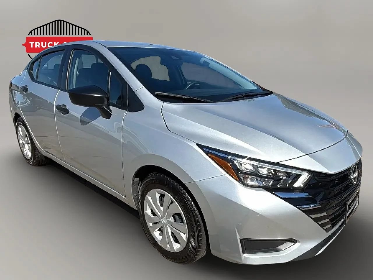 Used 2025 Nissan Versa S FWD image 7