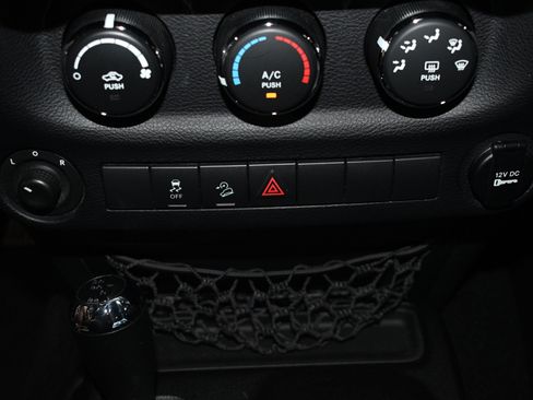 Used 2014 Jeep Wrangler Sport w/ Quick Order Package 24S AWD/4WD image 36
