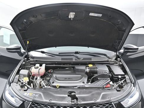 Used 2023 Chrysler Pacifica Touring-L FWD image 40