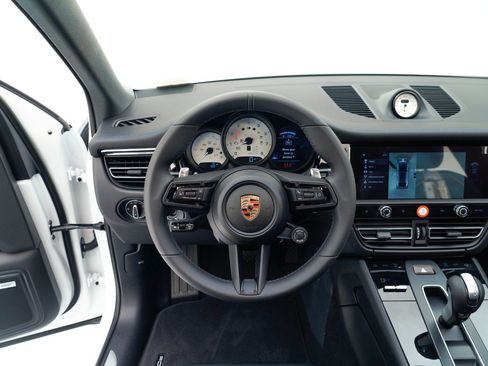 Certified 2026 Porsche Macan S AWD/4WD image 21